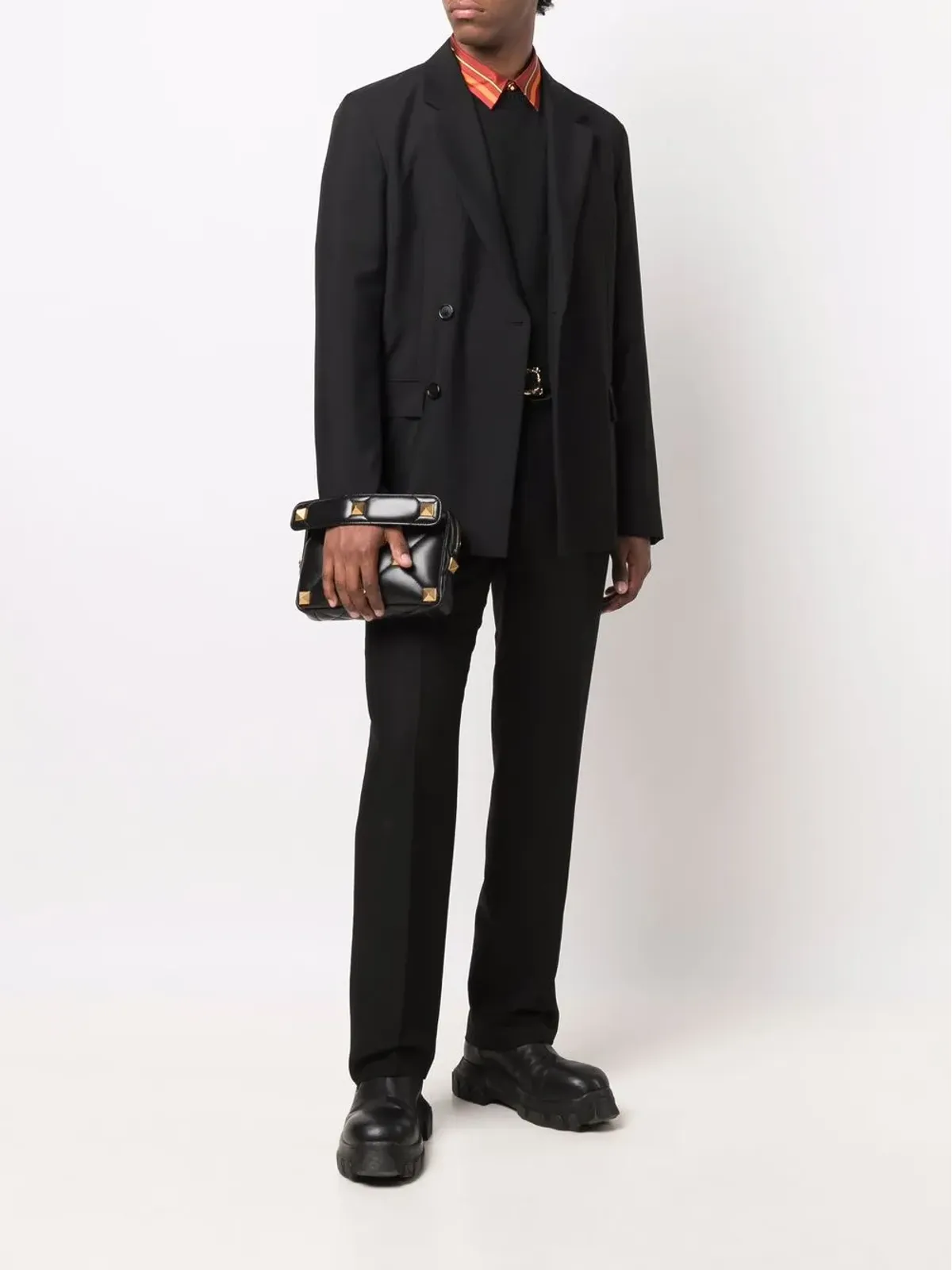 Valentino Garavani ローマンスタッド ダイヤモンドキルティング クラッチバッグ ブラック - 画像2