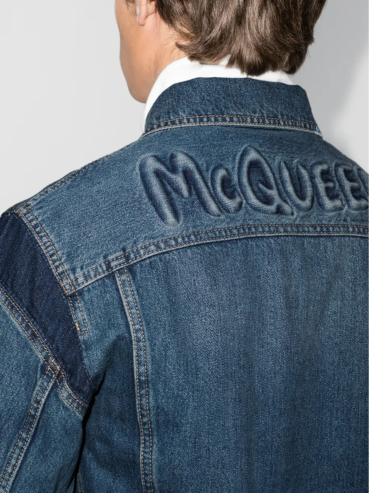 Alexander McQueen ロゴエンボスデニムジャケット - 画像4