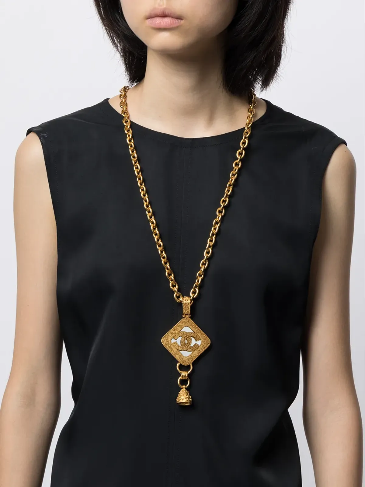 CHANEL ビンテージ 1994 CCベルチャームチェーンネックレス（ゴールド） - 画像2