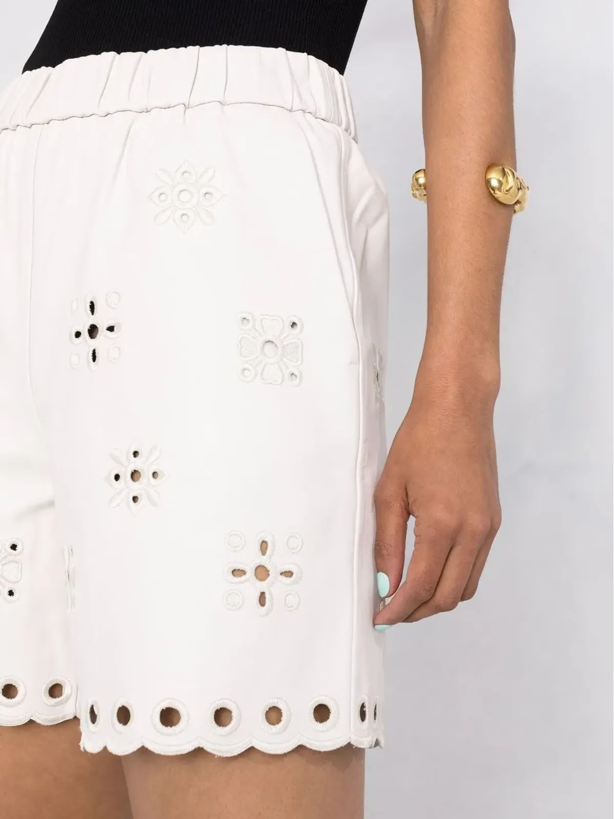 RED Valentino ブロderieラムスキンショーツ - 画像3