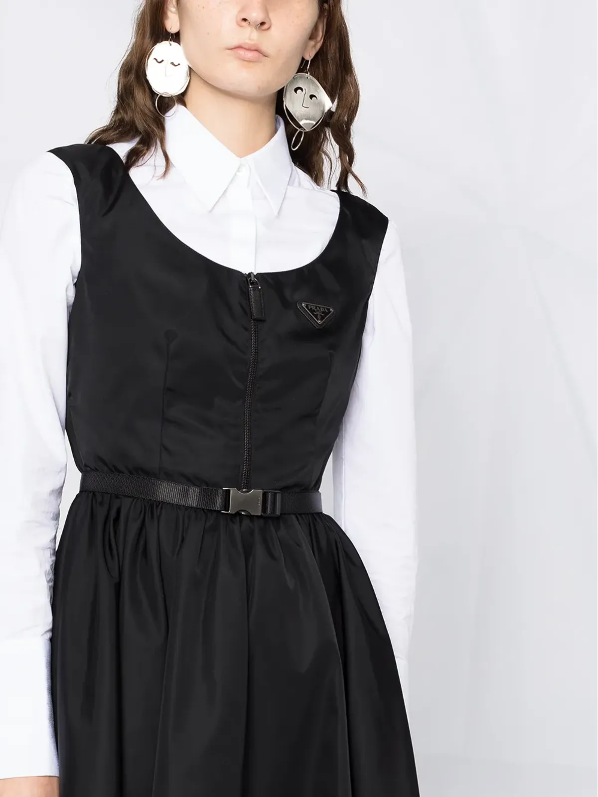 Prada ベルト付きロゴプレートのフレアドレス - 画像5
