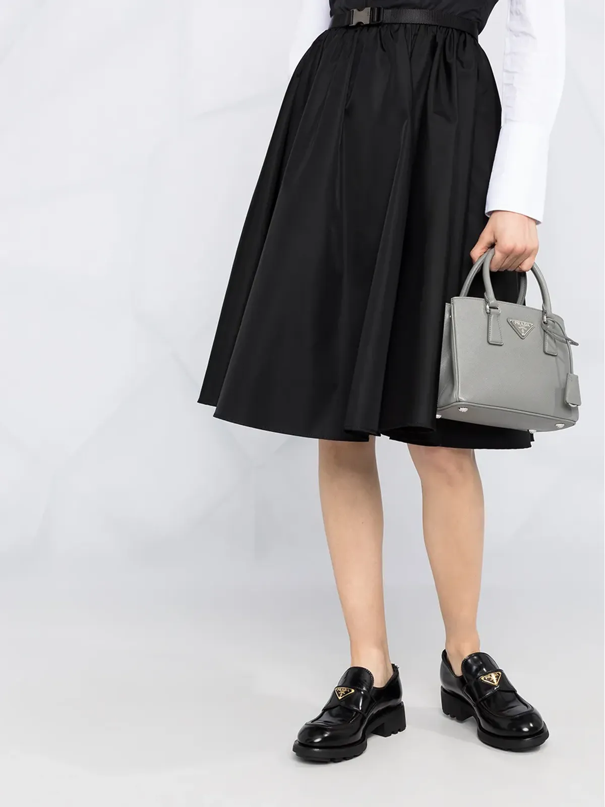 Prada ベルト付きロゴプレートのフレアドレス - 画像3