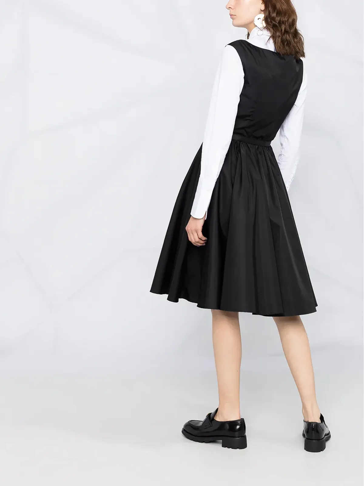 Prada ベルト付きロゴプレートのフレアドレス - 画像4