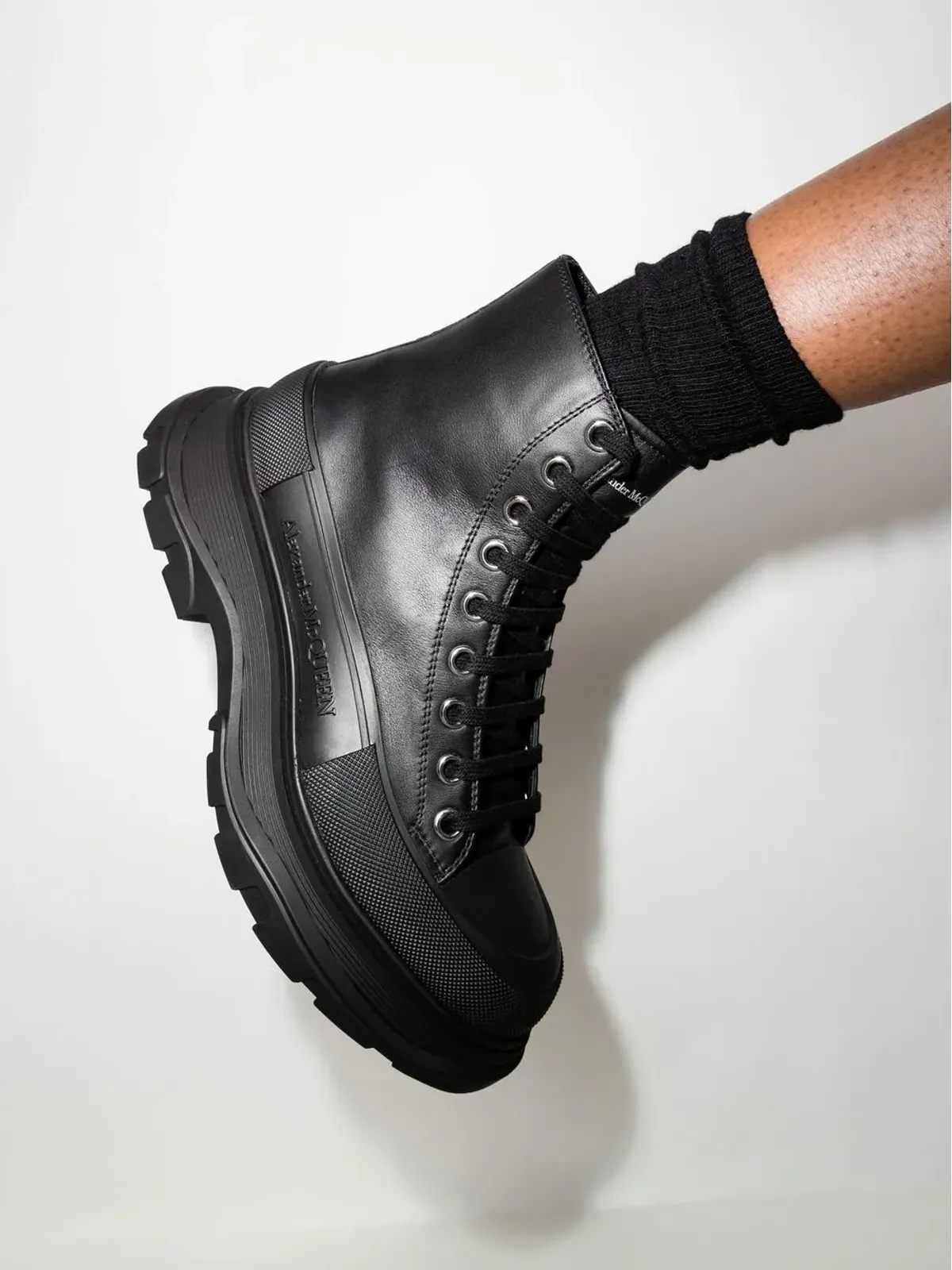 Alexander McQueen チャンキーソール アンクルブーツ - ブラック - 画像3
