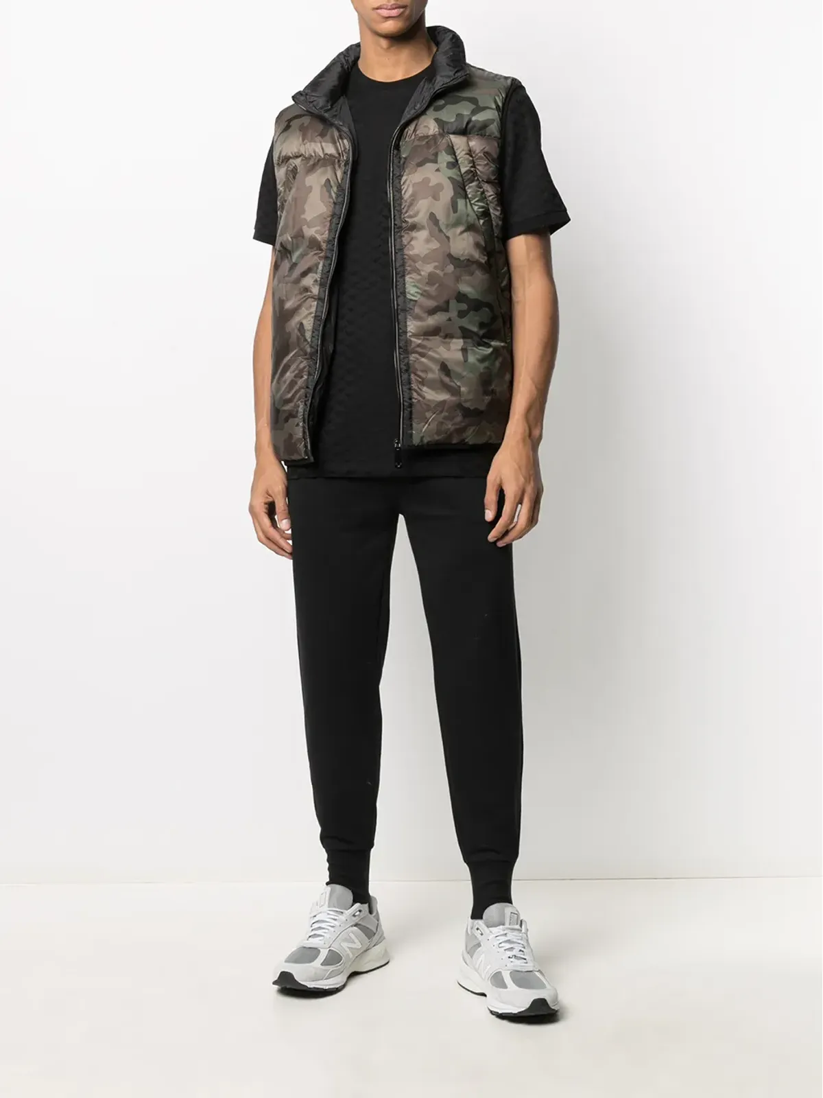 Emporio Armani プレーンテクスチャードTシャツ ブラック - 画像2