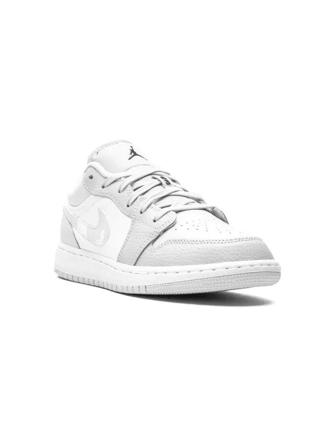 Jordan Kids Jordan Kids エアジョーダン 1 ロー SE グレー カモ Swoosh スニーカーの商品画像