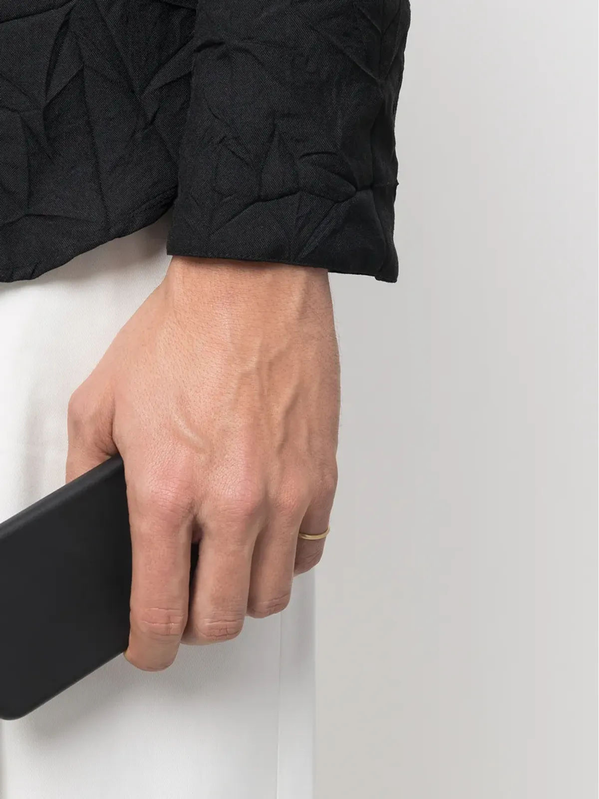 Le Gramme 18kt イエローゴールド ブラッシュ仕上げ ハーフバングルリング - 画像2