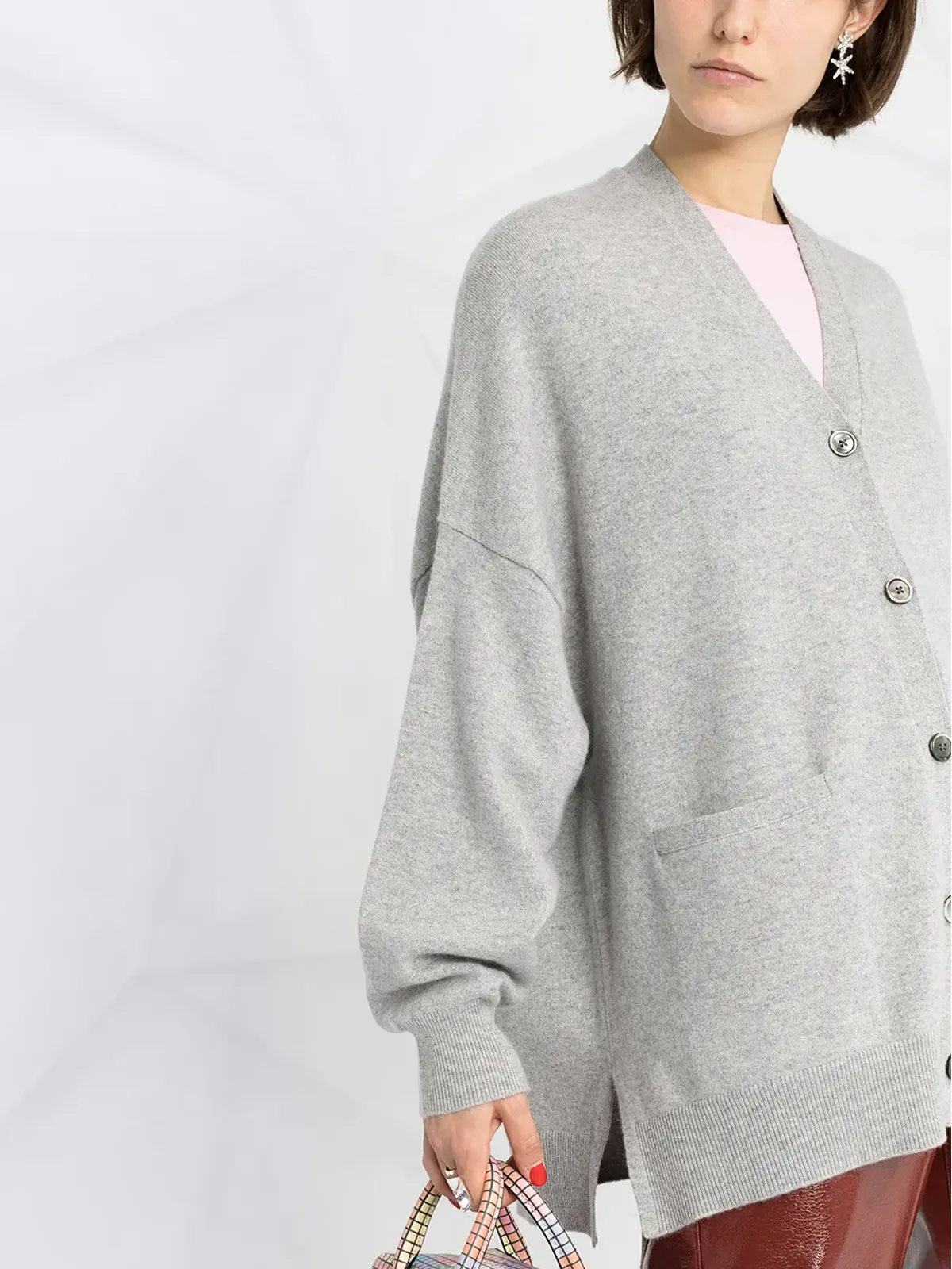 extreme cashmere オーバーサイズ ポーチポケットカーディガン - 画像3