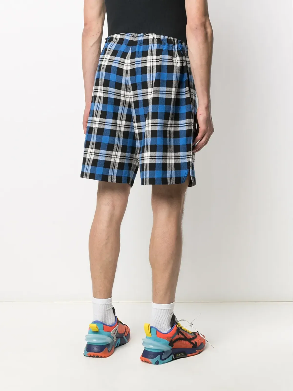 COUNTY OF MILAN チェック柄ベルト付きショートパンツ - 画像4