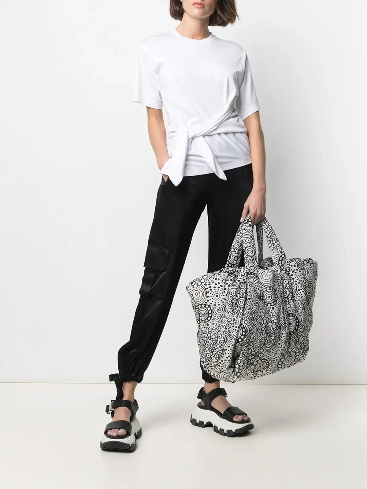 10 CORSO COMO ドゥードルグラフィックプリント パデッド トート - 画像2