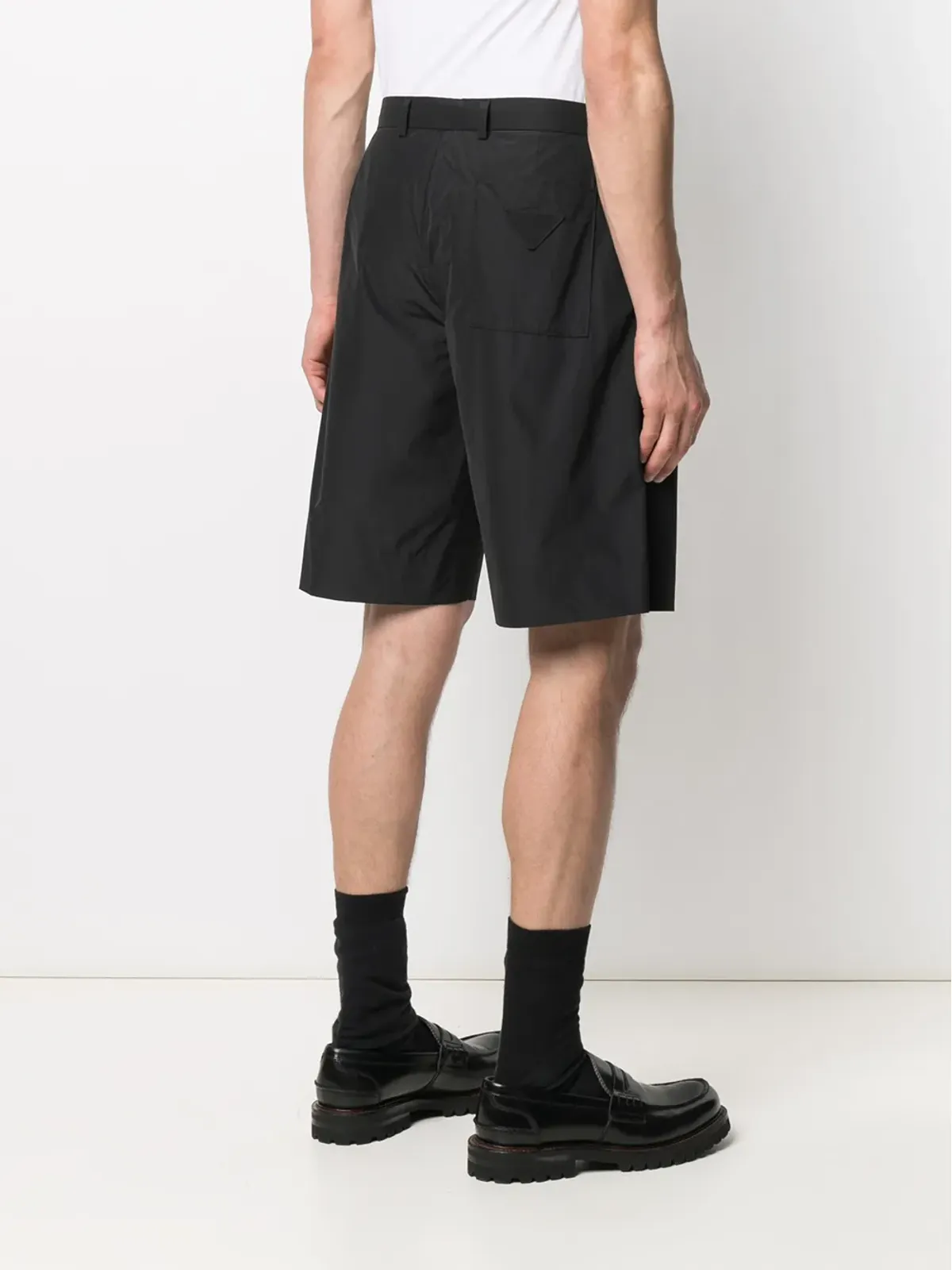 Prada トライアングルパッチロゴショーツ - ブラック - 画像4