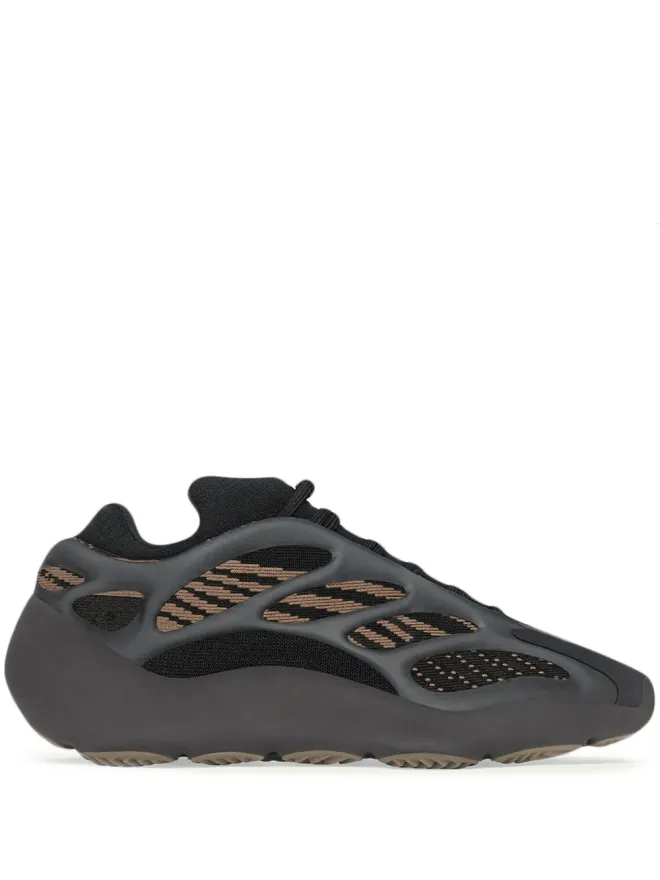 adidas Yeezy adidas Yeezy YEEZY 700 V3「Clay Brown」スニーカー（ブラック）の商品画像
