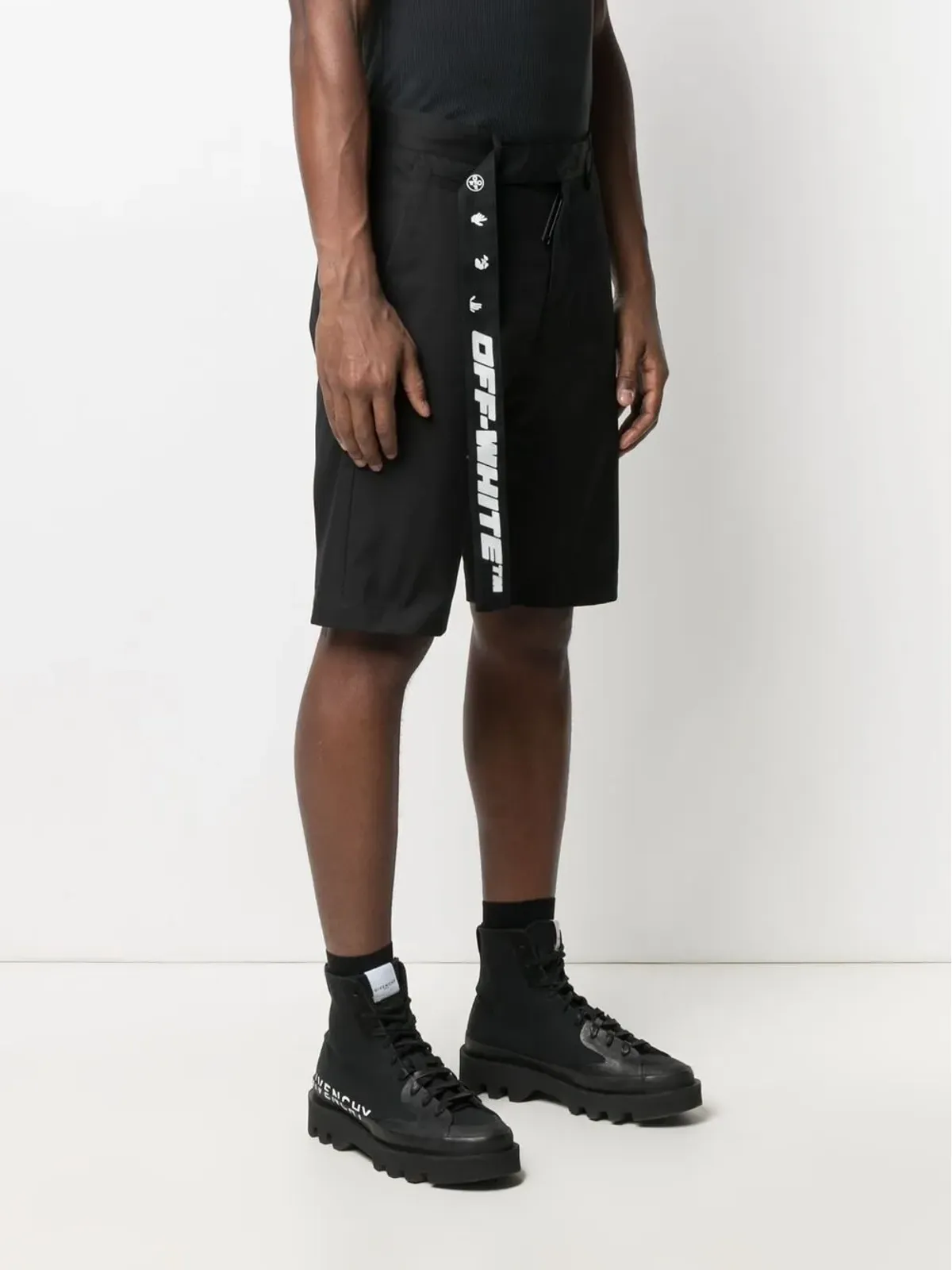 Off-White 膝丈チノショーツ - 画像3