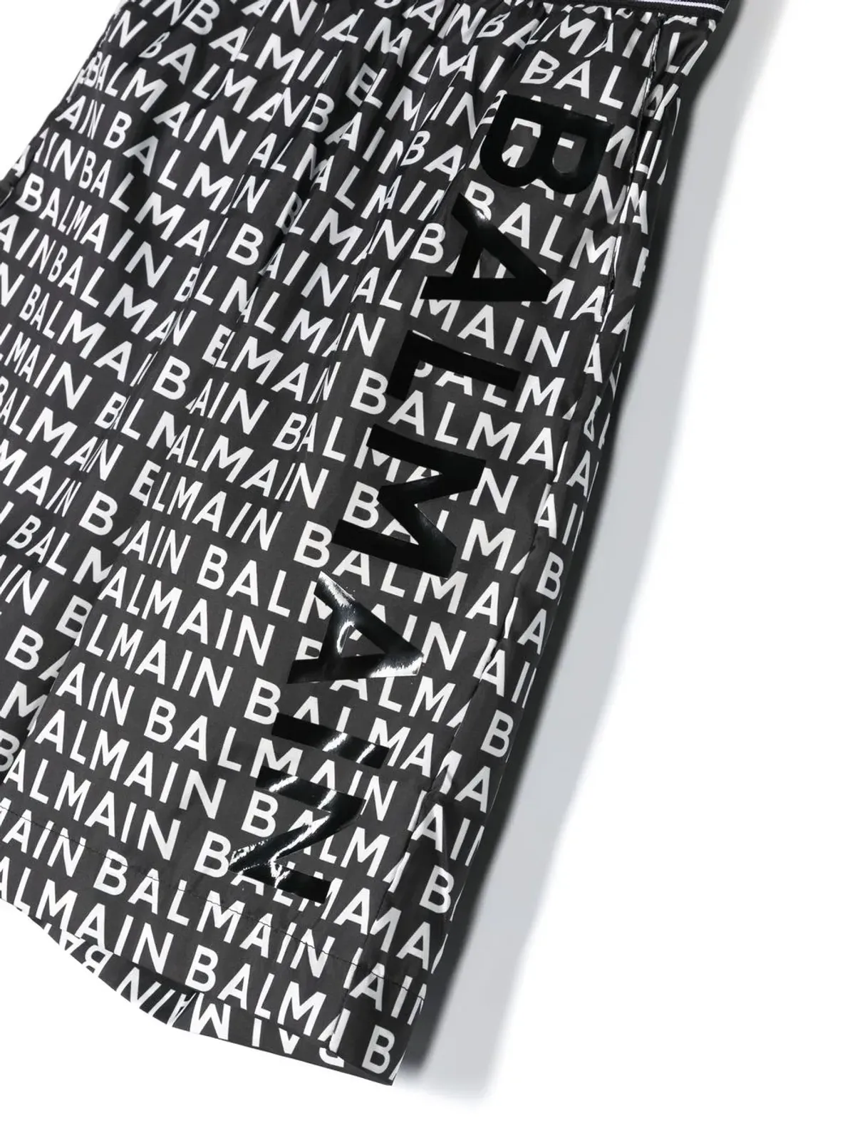 Balmain Kids 全身ロゴプリントのスイムショーツ - 画像2