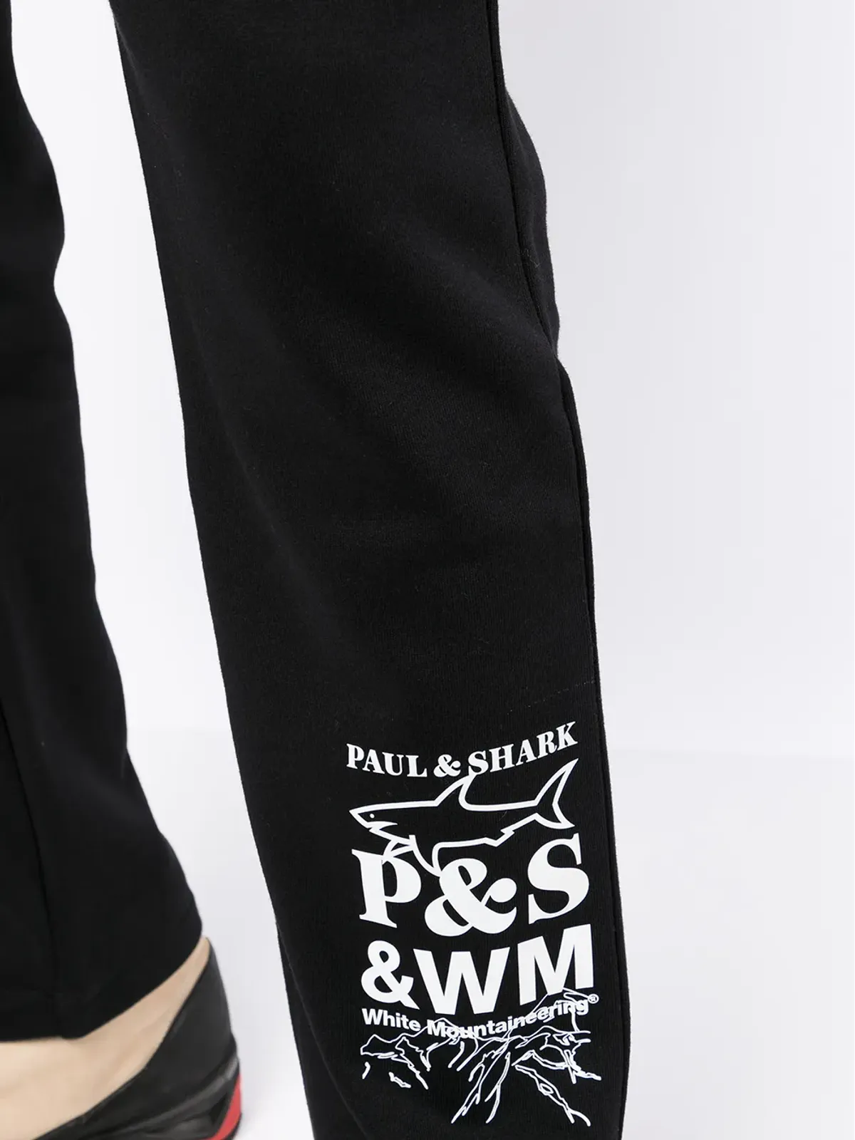 White Mountaineering ロゴプリント コットン スウェットパンツ - 画像5