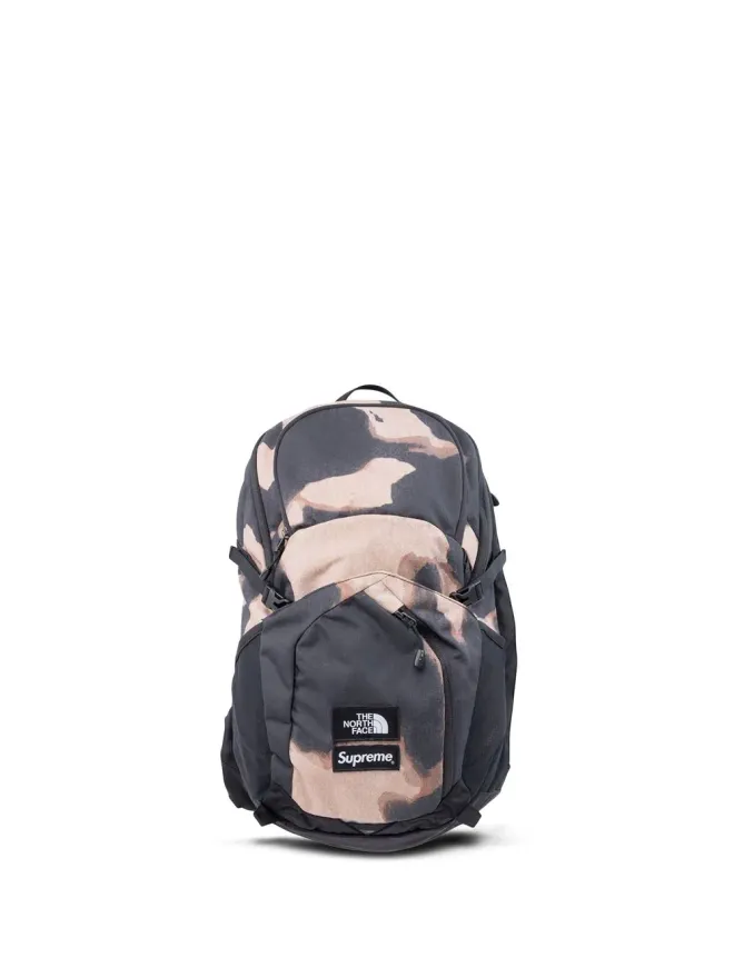 Supreme Supreme ポコン ブリーチデニムプリント バックパック（Supreme × The North Face） - ブラックの商品画像
