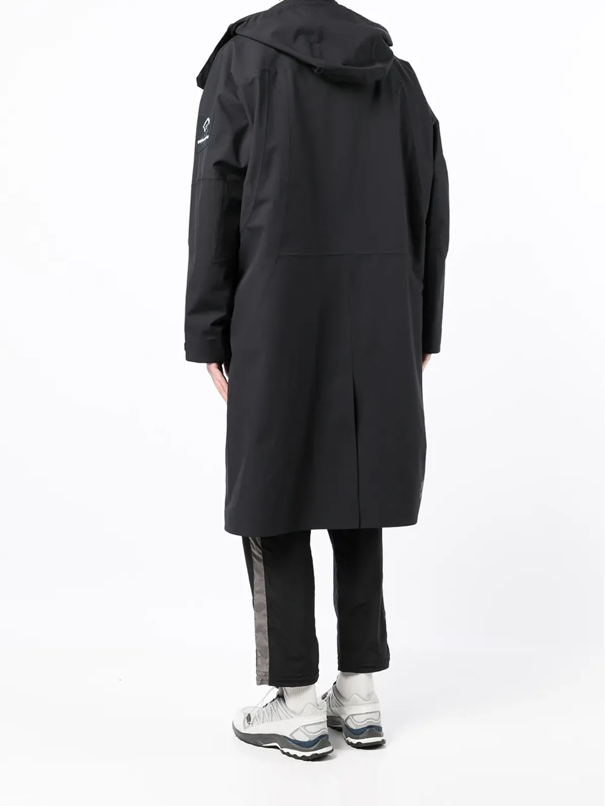 White Mountaineering ロゴパッチ付きフードジャケット - 画像4