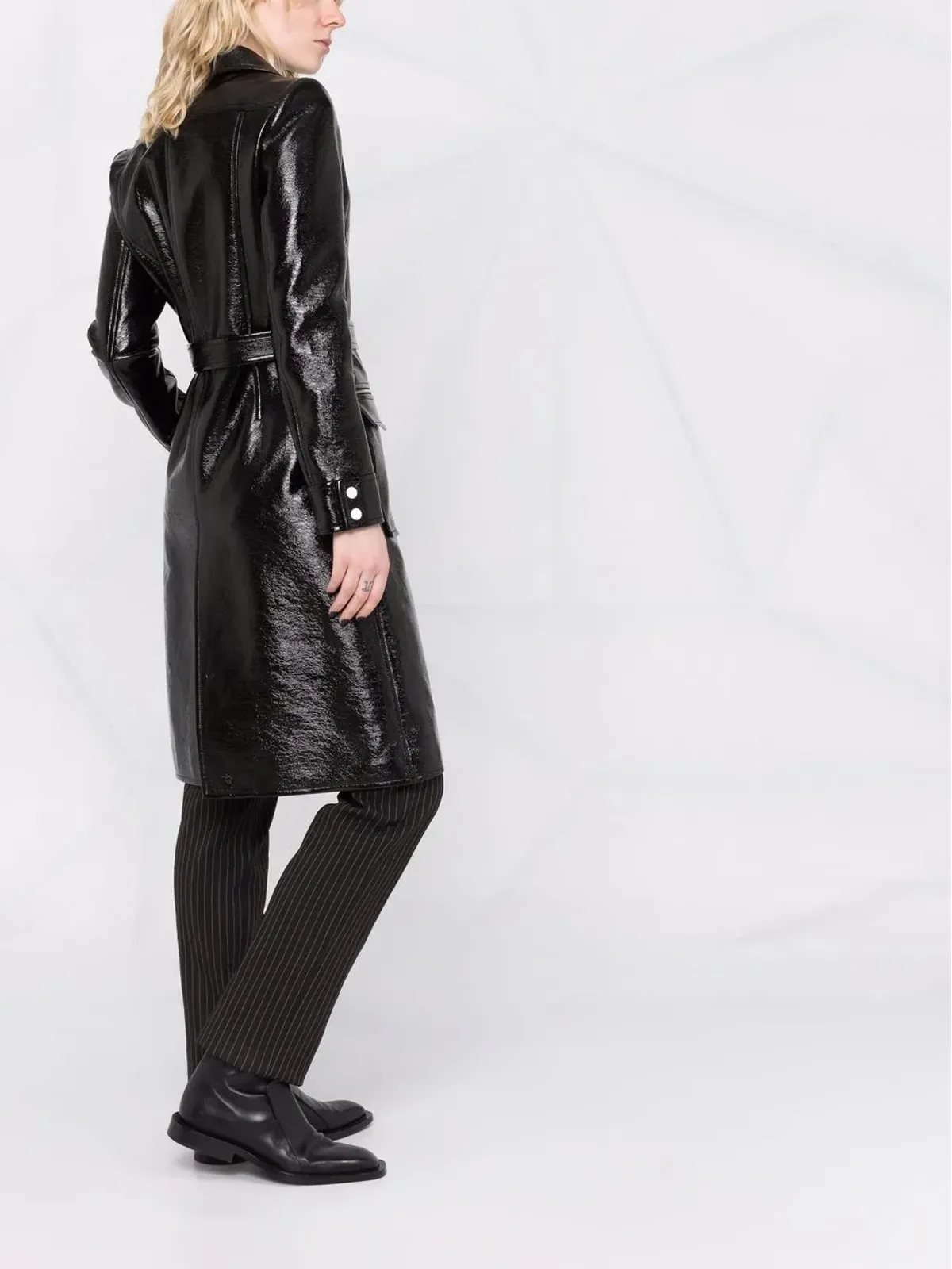 Courrèges ロゴプリント ラッカー仕上げ トレンチコート - 画像4