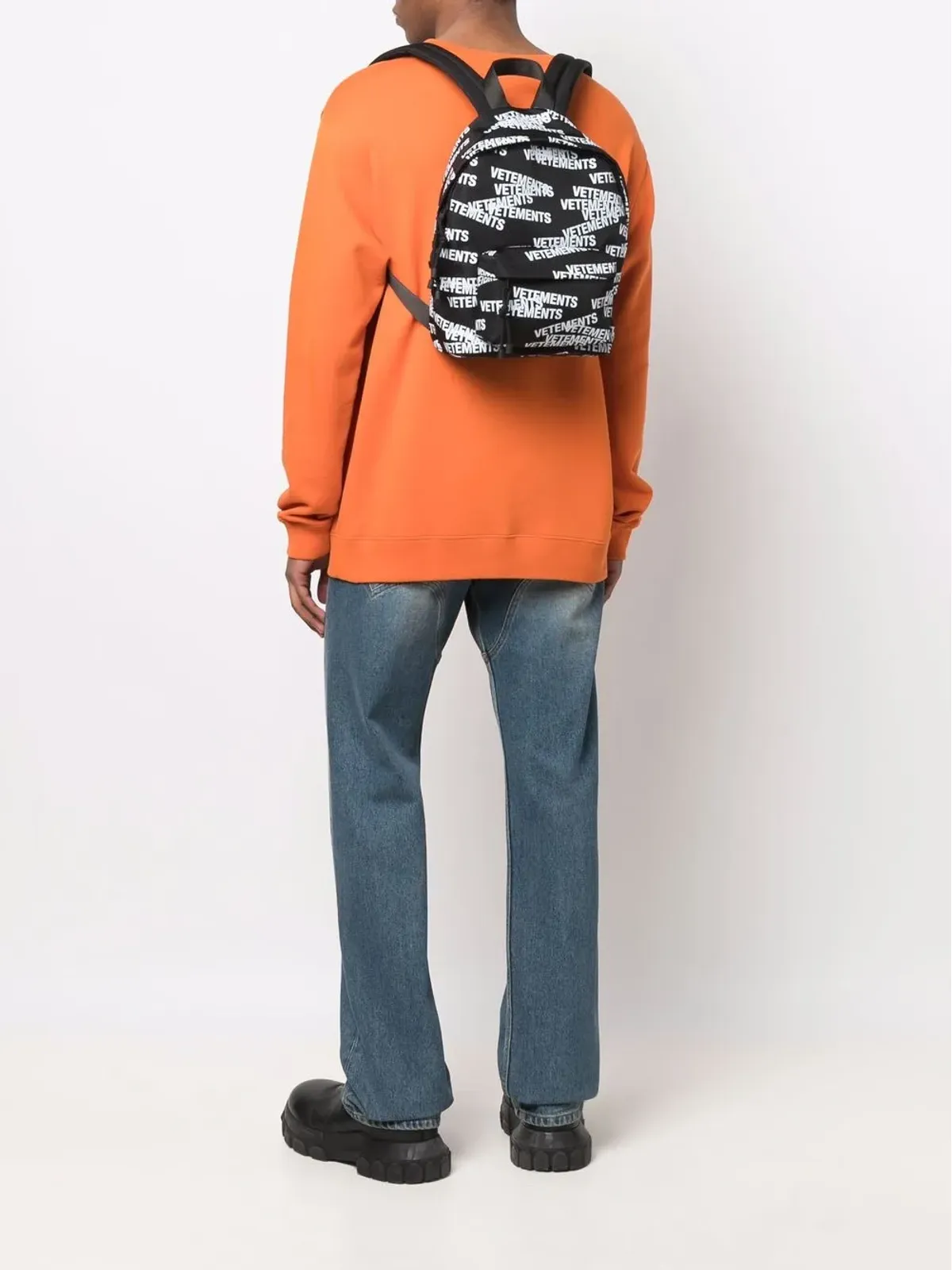 VETEMENTS ロゴプリントバックパック - 画像2
