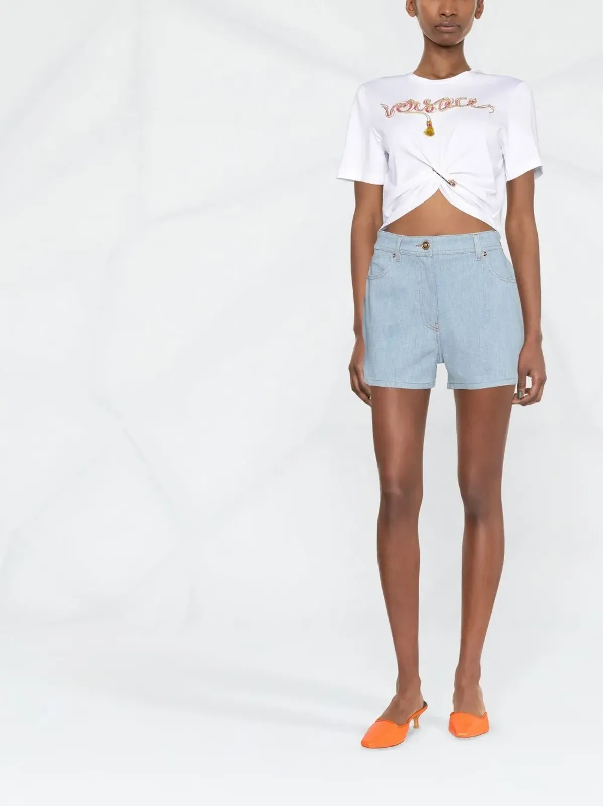 Versace エンブリッシュド ロゴ セーフティーピン Tシャツ - 画像2