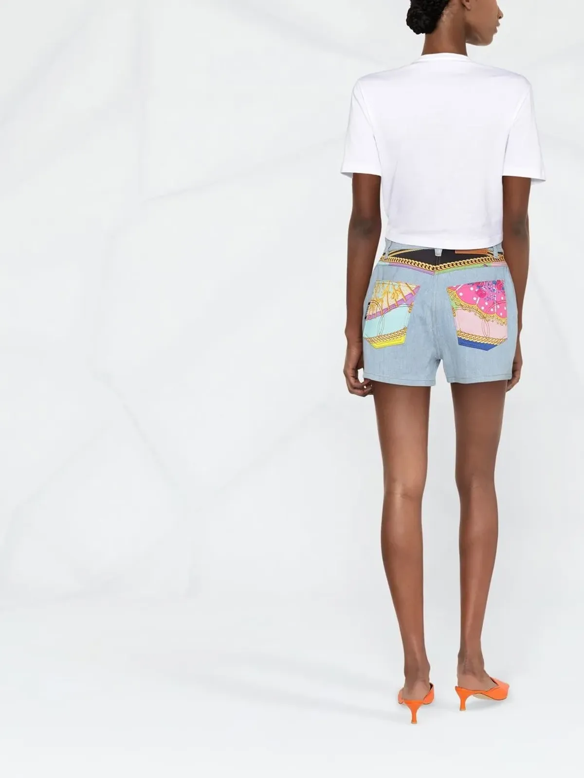 Versace エンブリッシュド ロゴ セーフティーピン Tシャツ - 画像4