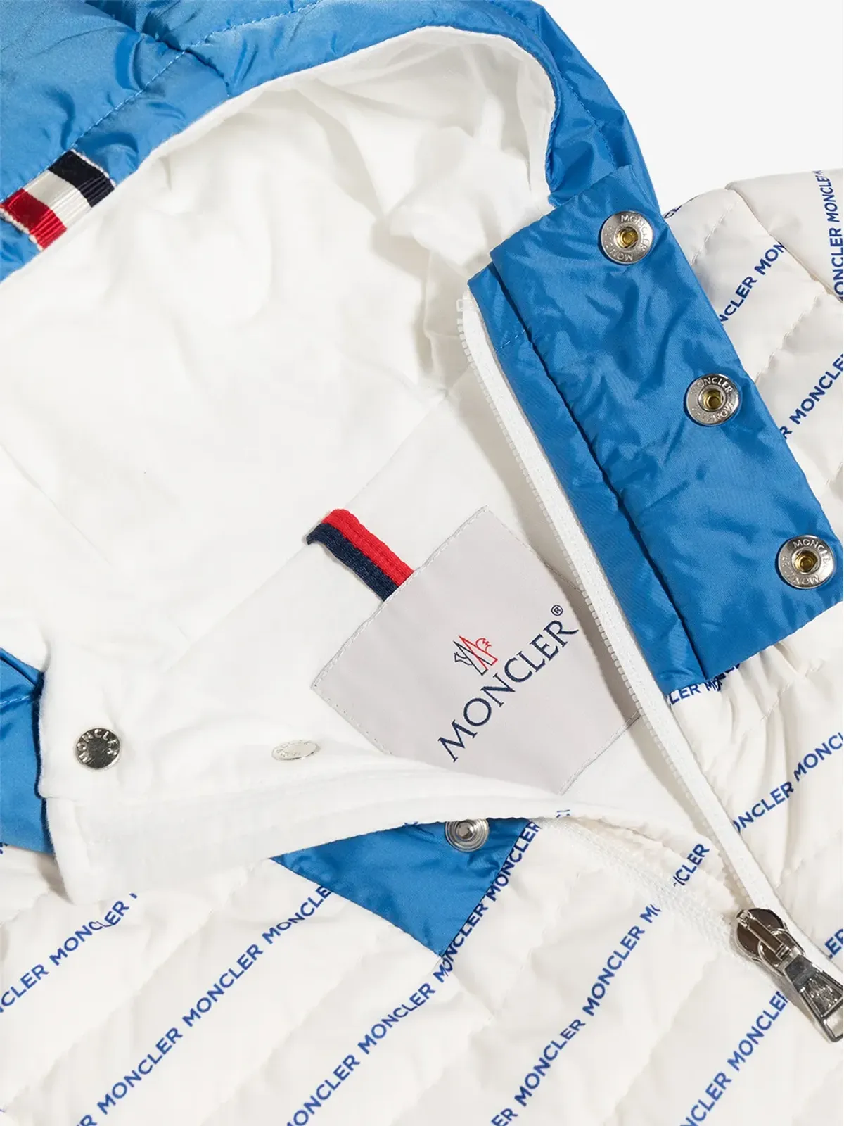 Moncler Enfant オールオーバーロゴ入りパデッドジャケット - 画像3