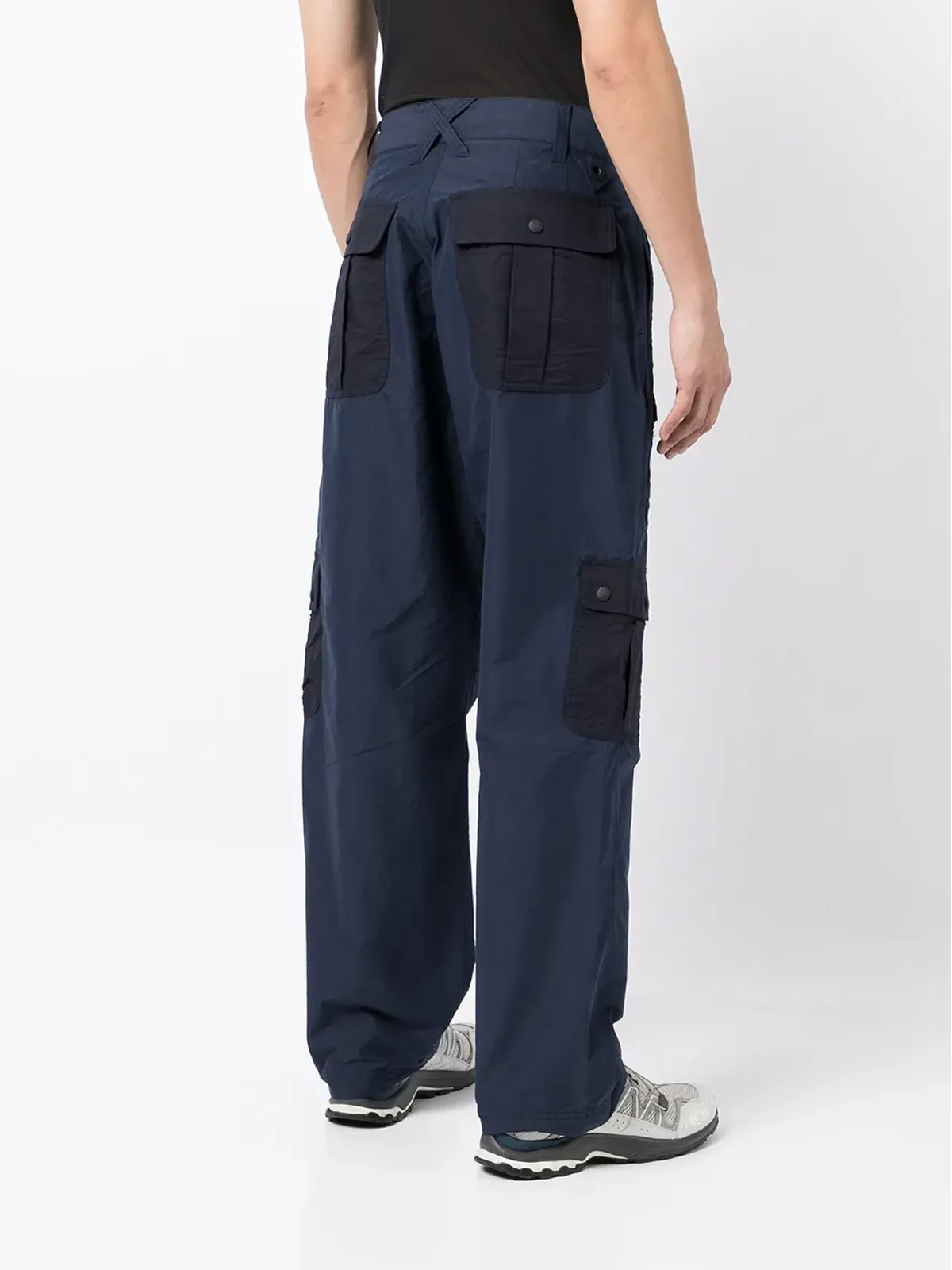 White Mountaineering マルチポケット コットン混紡 パラシュートパンツ - 画像4