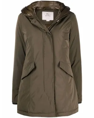 Woolrich ロゴパッチ フード付き ダウンパッド入り コート - サムネイル1
