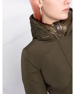Woolrich ロゴパッチ フード付き ダウンパッド入り コート - サムネイル3