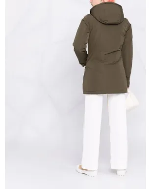 Woolrich ロゴパッチ フード付き ダウンパッド入り コート - サムネイル4