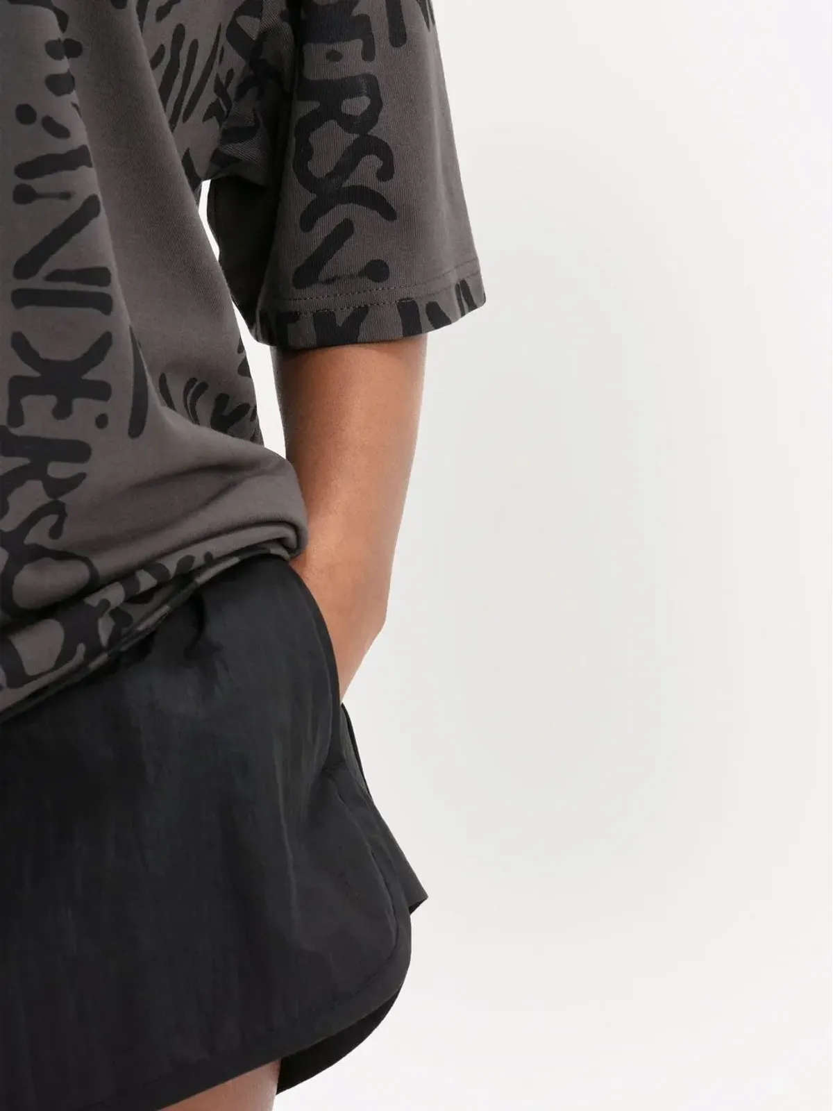 JW Anderson ロゴプリント Tシャツ - 画像5