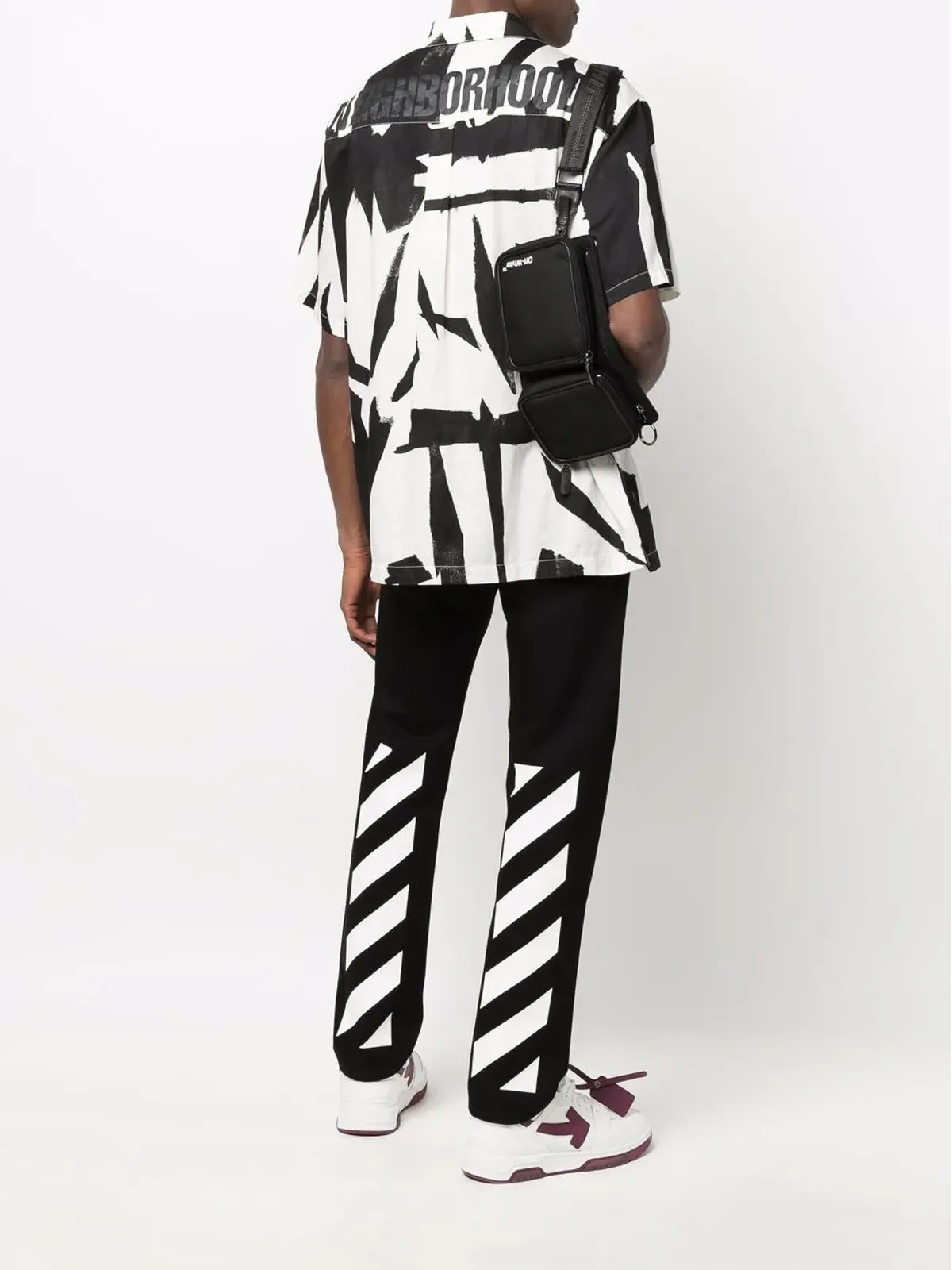 Off-White ダイアグストライププリント スリムフィットジーンズ（ブラック） - 画像2