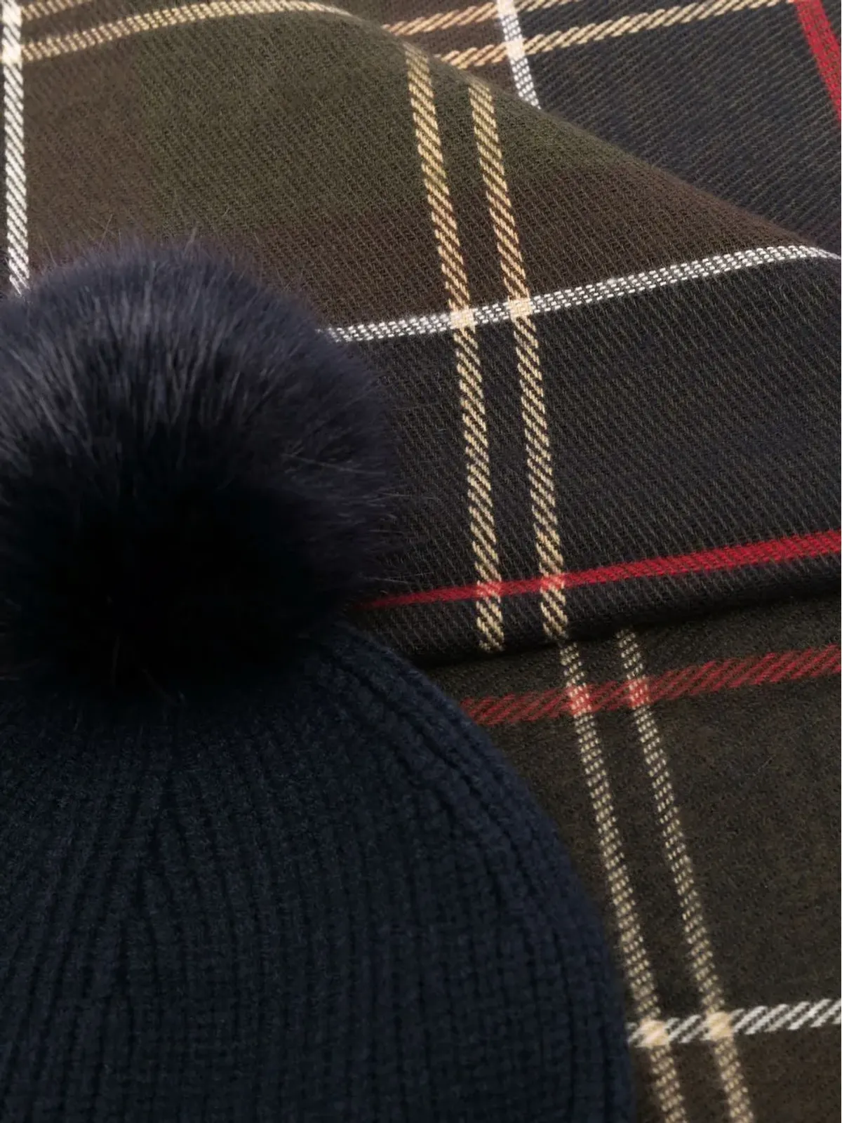 Barbour タータンチェック柄スカーフと帽子のセット - 画像3