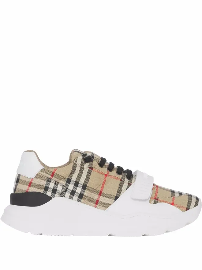 Burberry Burberry レジス ロートップスニーカーの商品画像