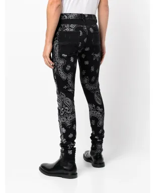 AMIRI フロックド バンダナ柄 スキニージーンズ ブラック - サムネイル4