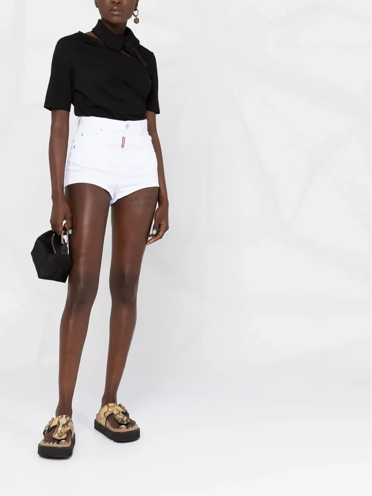 DSQUARED2 ハニー ロゴパッチ デニム ミニショーツ ホワイト - 画像2