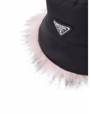 Prada リサイクルナイロン ファー付きトリム バケットハット - ブラック - サムネイル3