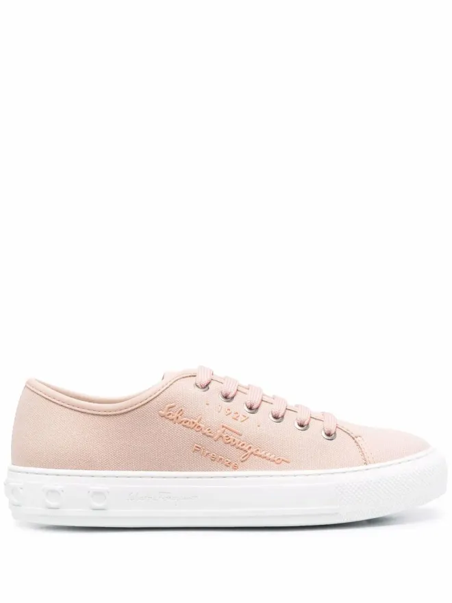 FERRAGAMO Ferragamo ロゴエンボス ローカットスニーカー ピンクの商品画像