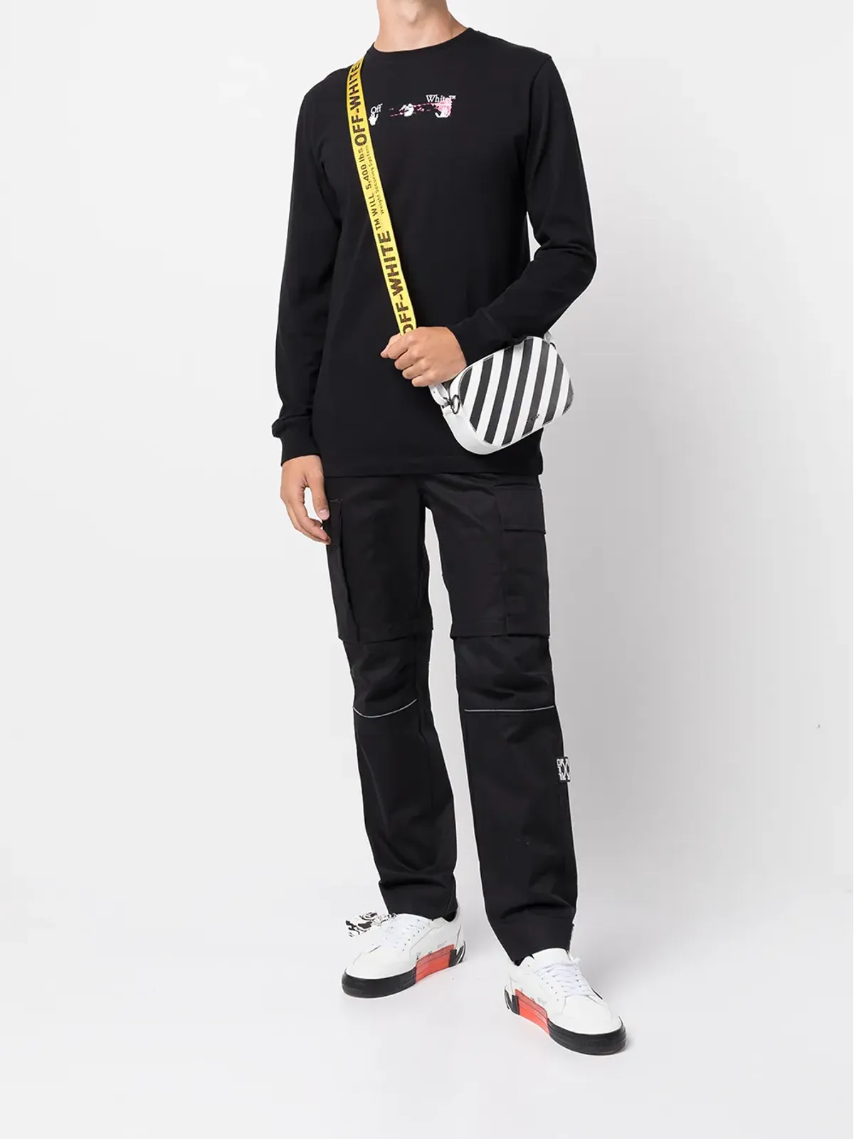 Off-White アローズモチーフ Tシャツ ブラック - 画像2