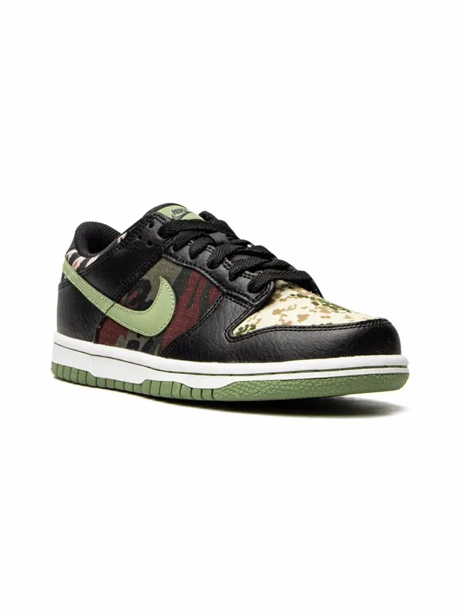 Nike Kids Nike Kids Dunk Low \"Black Multi-Camo\" sneakersの商品画像