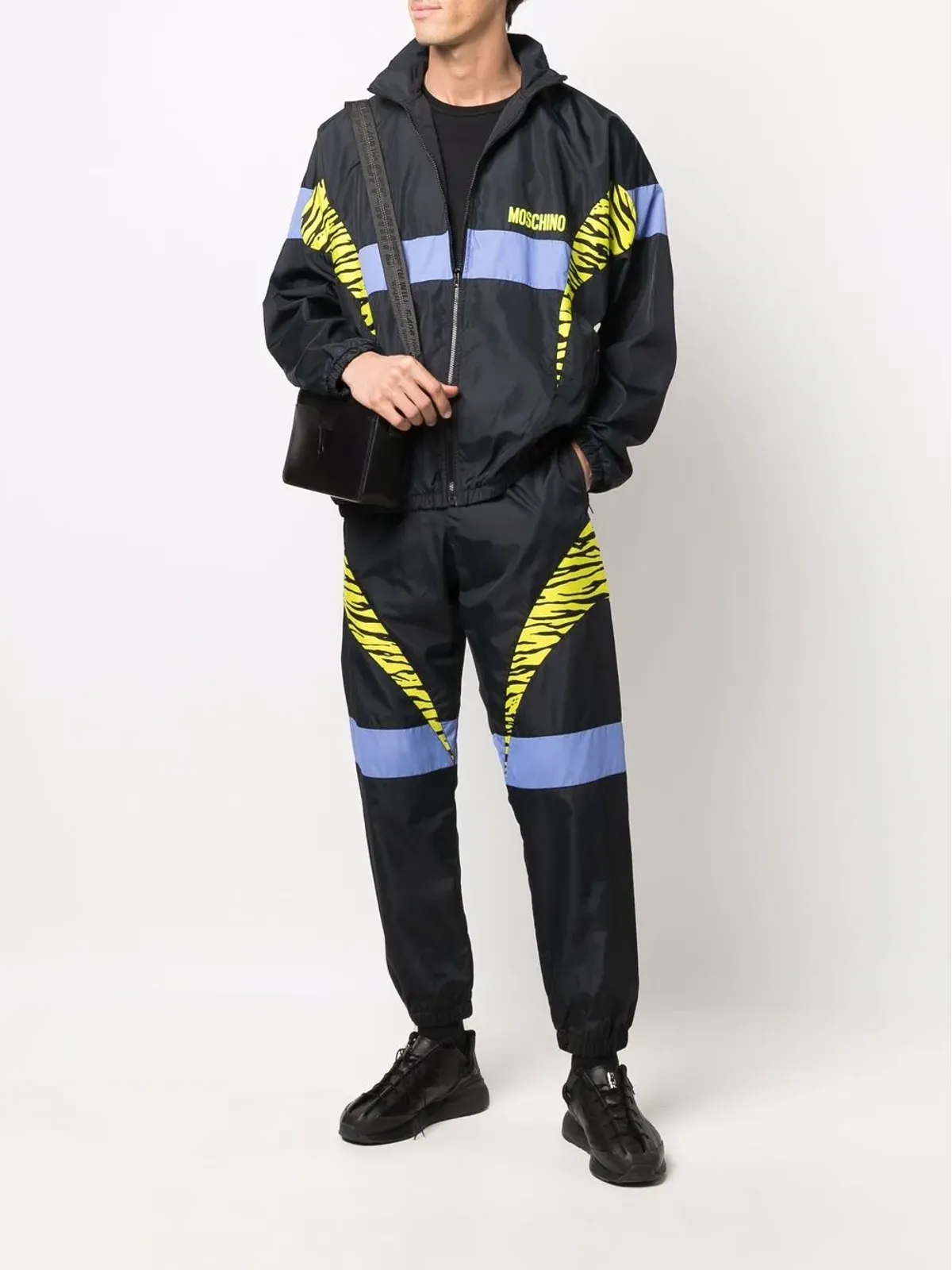 Moschino パネルド・ゼブラ・ウィンドブレーカー（ブラック） - 画像2