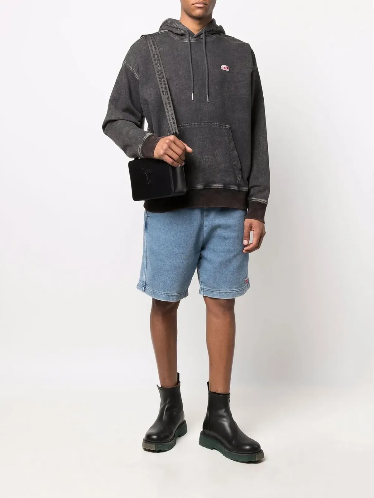 Diesel ロゴパッチ付きデニムショーツ - 画像2