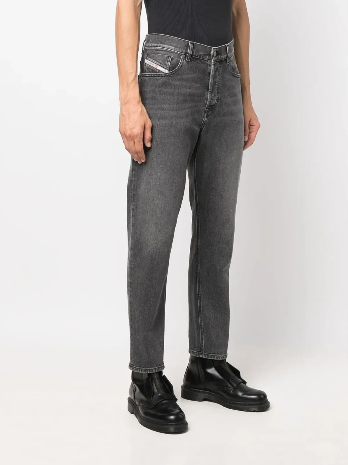 Diesel グレーのテーパードジーンズ - 画像3