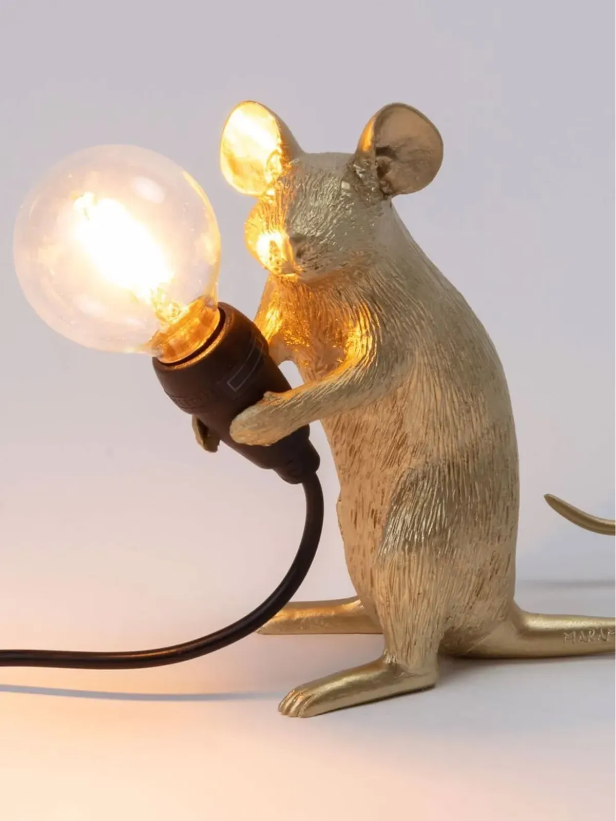 Seletti 座るネズミのランプ - ゴールド - 画像3