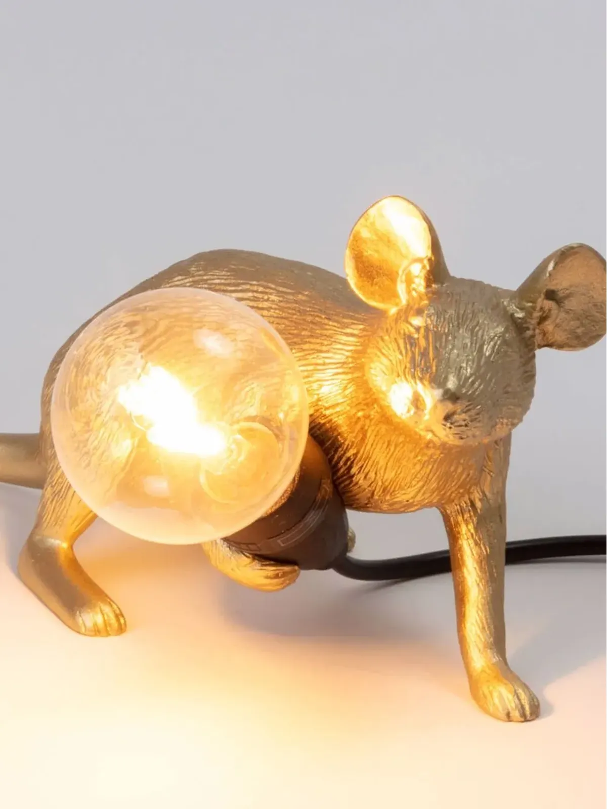 Seletti 横たわるネズミのランプ - 金色 - 画像3