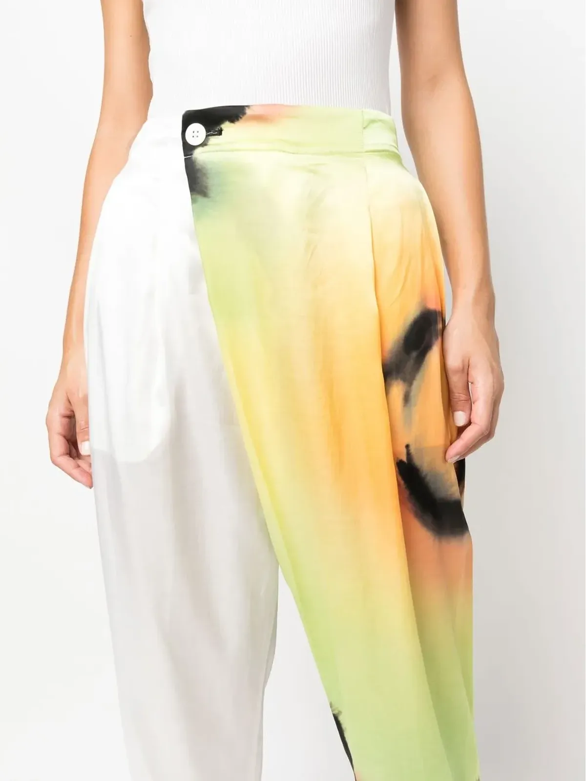 Issey Miyake アブストラクトプリント クロップドパンツ - 画像5