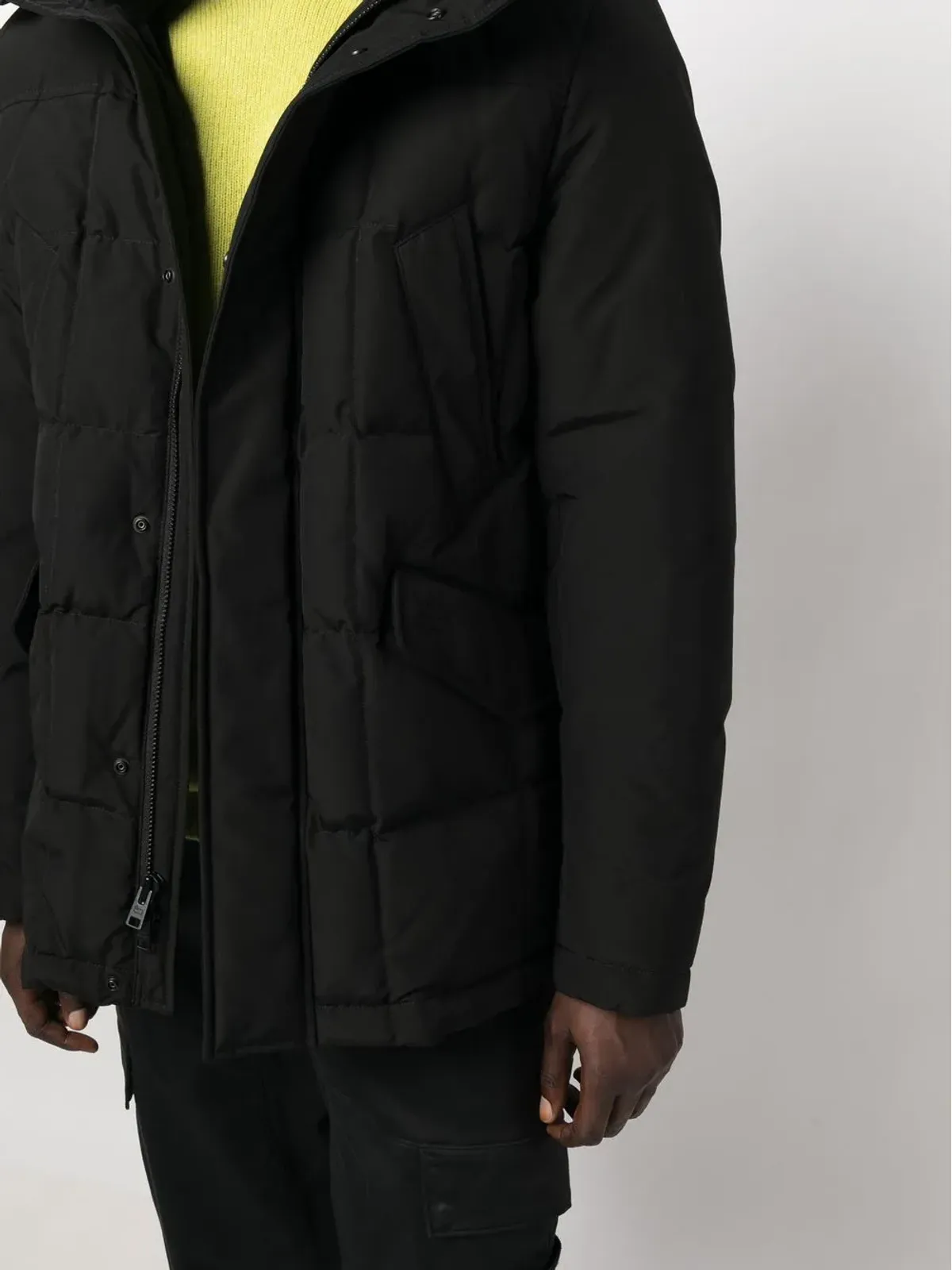 Woolrich フード付きフェザーダウンコート - 画像5