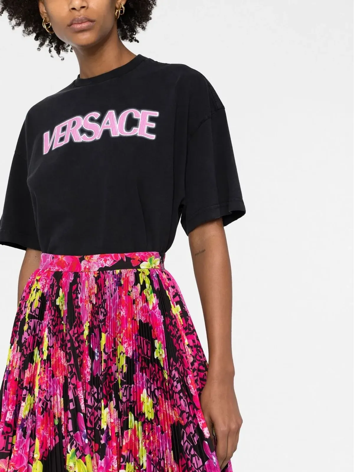 Versace ロゴプリント コットンTシャツ ブラック - 画像3