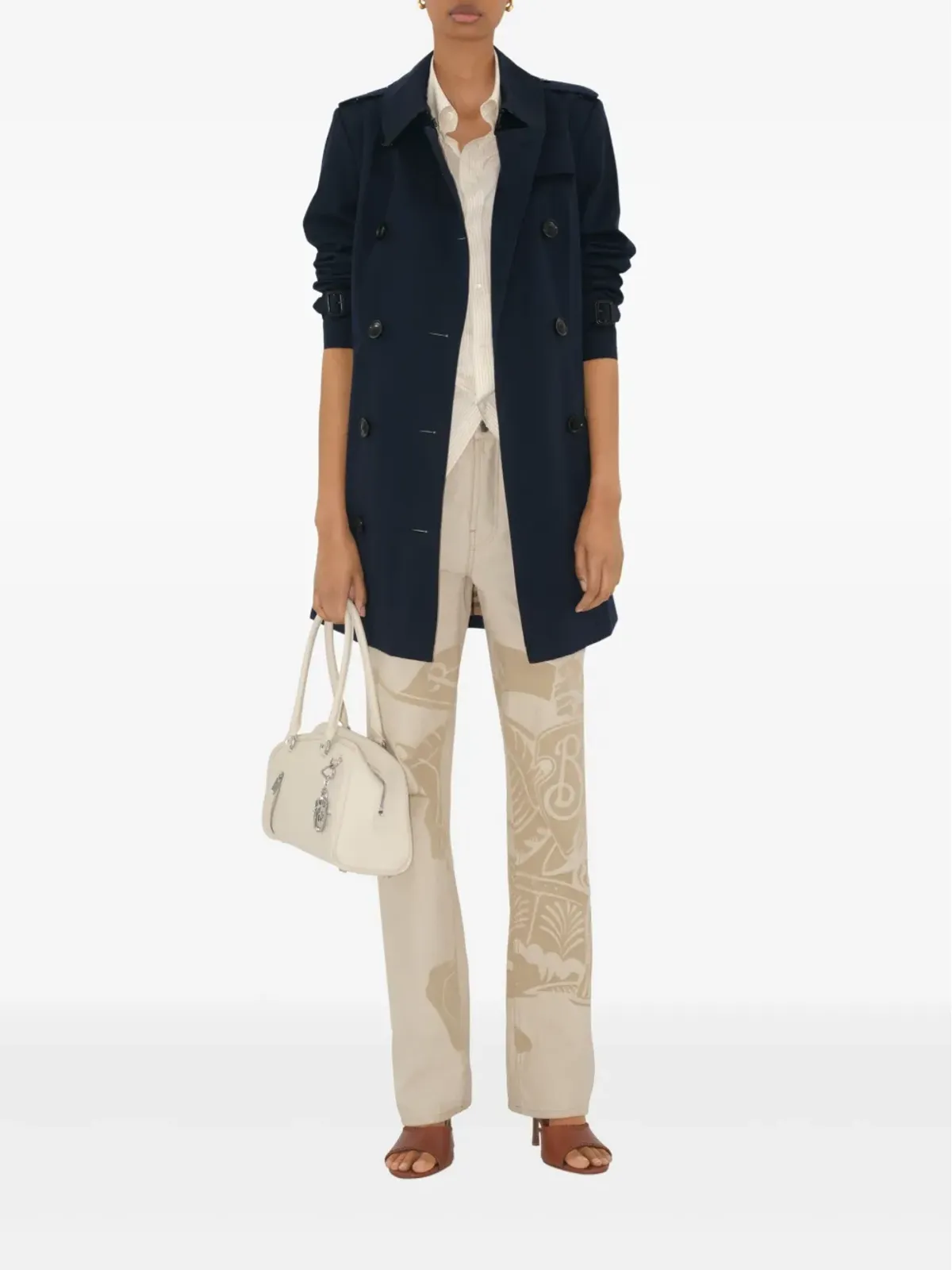 Burberry ショートチェルシー ヘリテージ ベルト付き トレンチコート - 画像2
