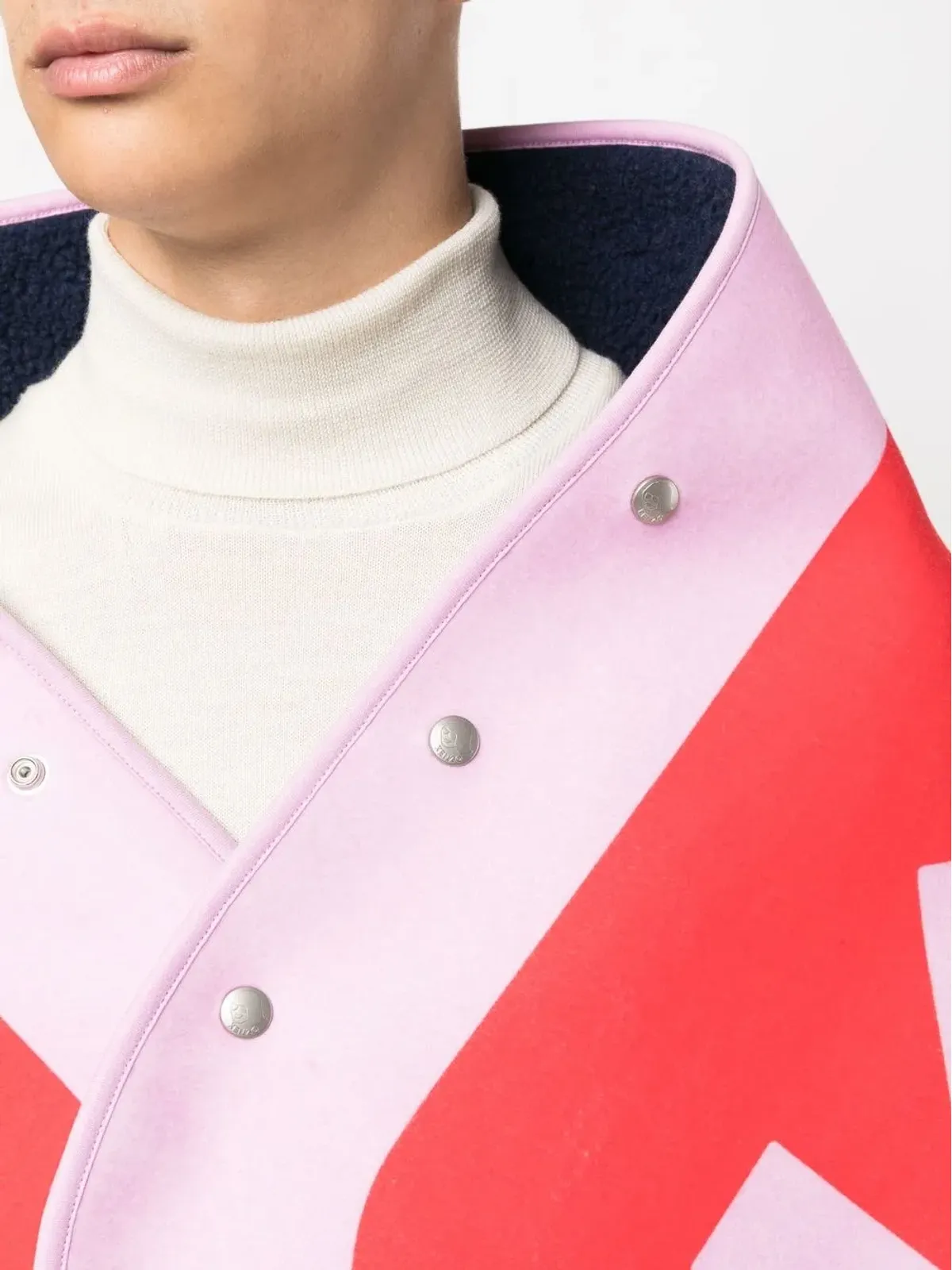 Kenzo ロゴプリント入り ケープ風スカーフ ピンク - 画像5